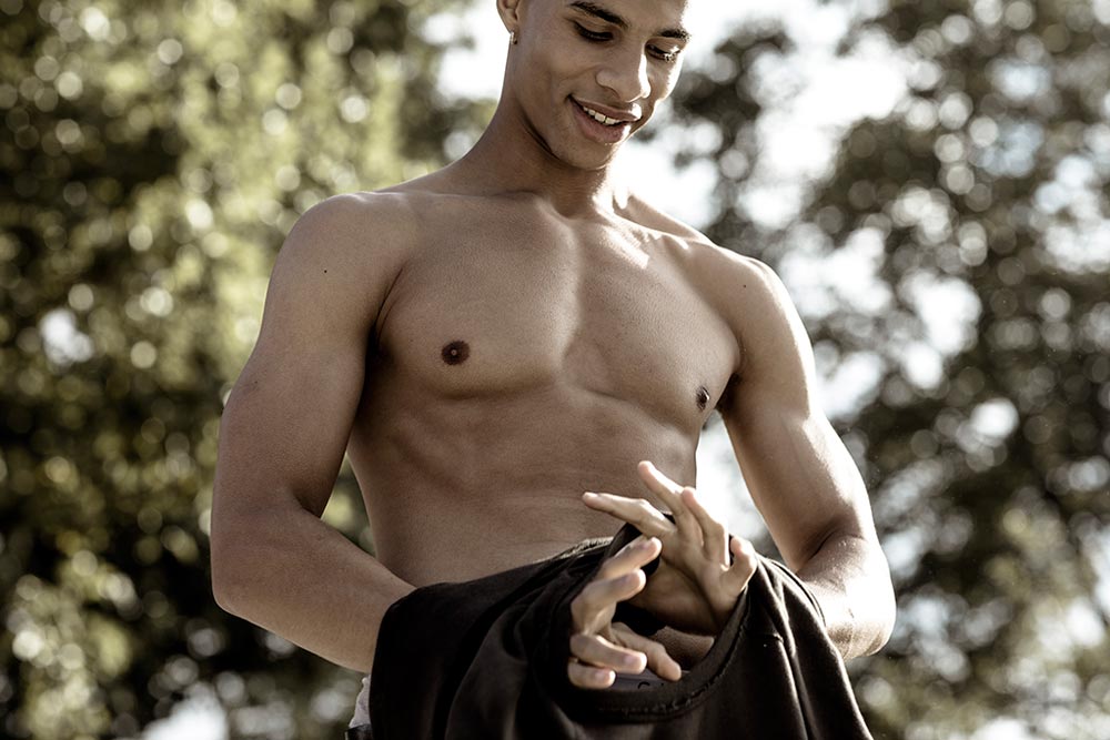 Modefotografie Pixelbäcker Sexy Bauchmuskeln heißer Typ Tshirtkollektion Design