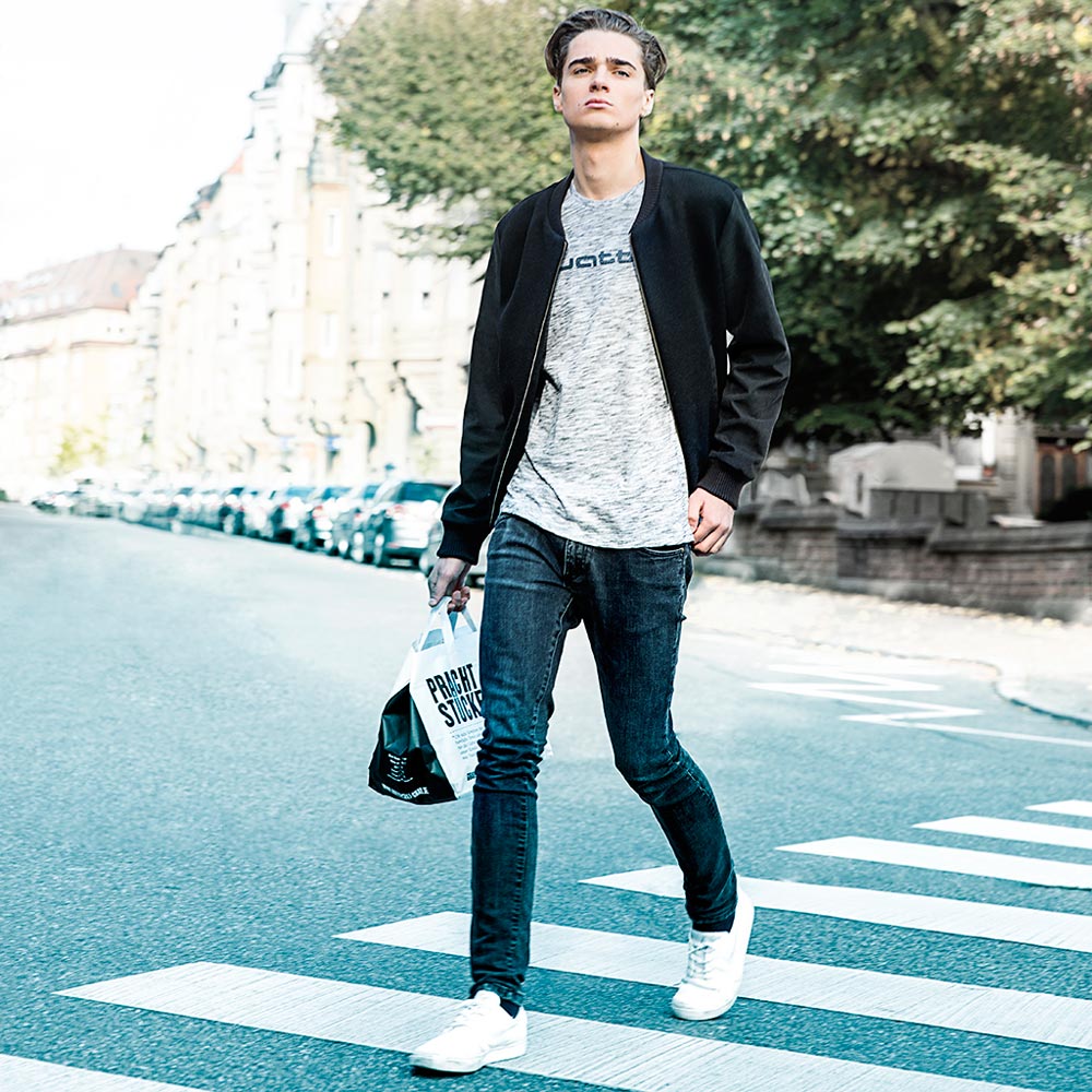 Shooting onlocation Peter Beckstein Streetwear Modell Audi Outfit Design